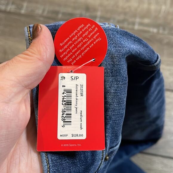 NEW SPANX Distressed Skinny Jeans Medium Wash Women’s Size Small - Picture 7 of 7